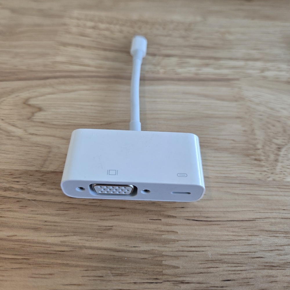 Apple  8-Pin to VGA Adapter‎ - White (A1439)